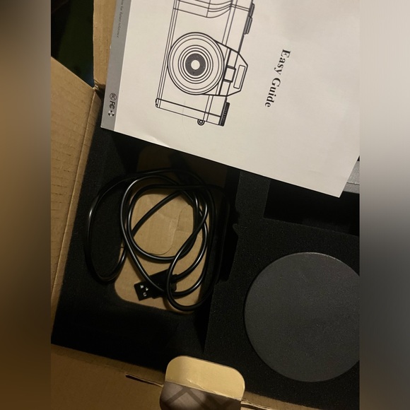 Black digital camera - Picture 5 of 6